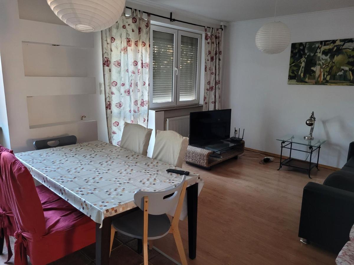 Apartament Cichy I Wygodny 스타로바 볼라 외부 사진